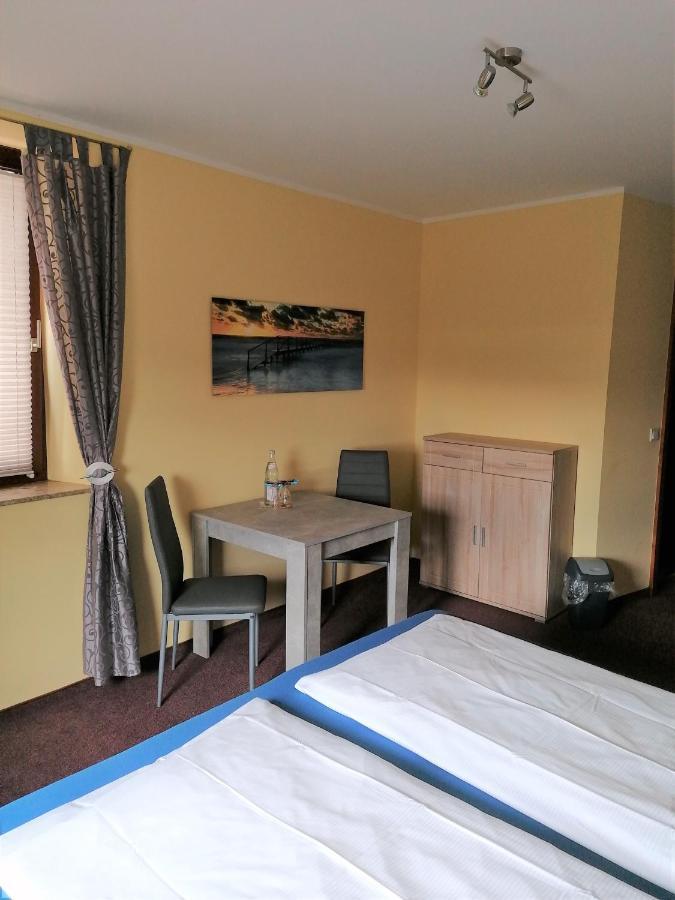 Pension Riverside In Leverkusen Hitdorf Am Rhein - Zentral An Der A1 Und 59 Eksteriør bilde