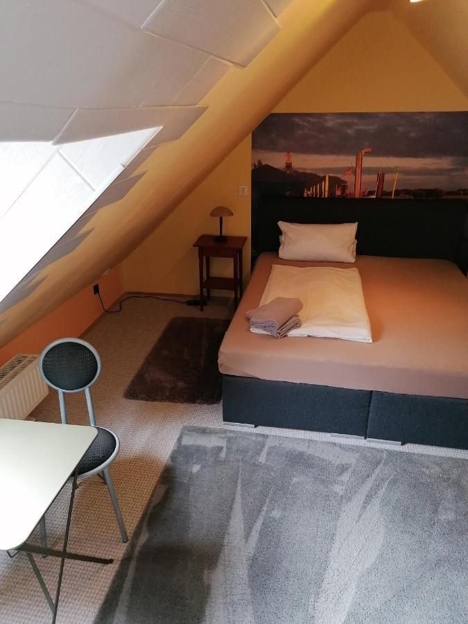 Pension Riverside In Leverkusen Hitdorf Am Rhein - Zentral An Der A1 Und 59 Eksteriør bilde