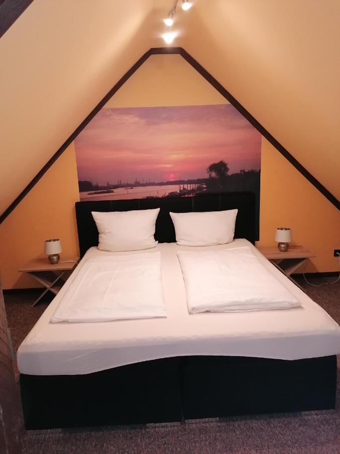 Pension Riverside In Leverkusen Hitdorf Am Rhein - Zentral An Der A1 Und 59 Eksteriør bilde