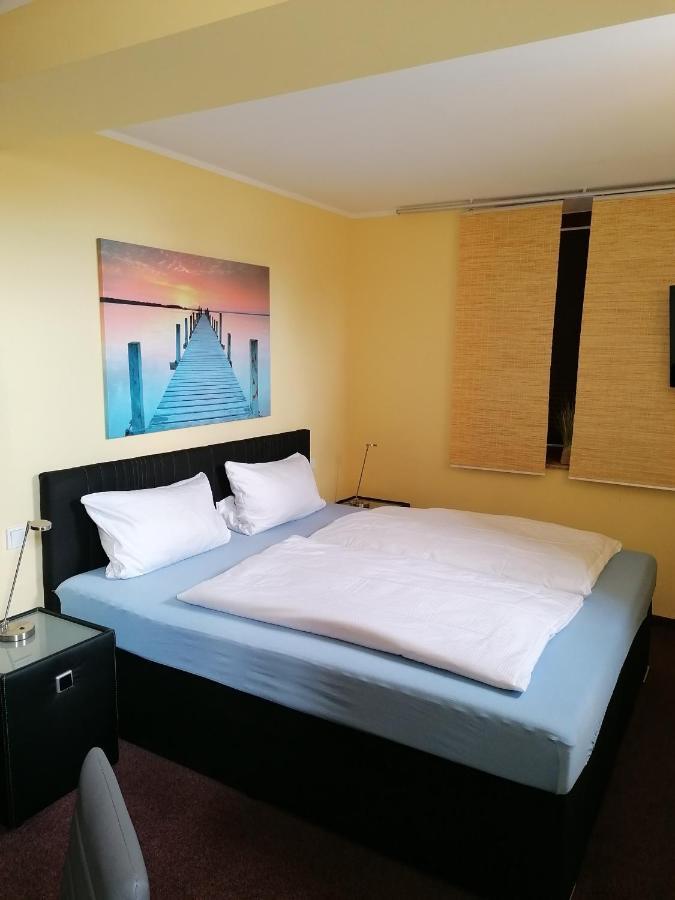 Pension Riverside In Leverkusen Hitdorf Am Rhein - Zentral An Der A1 Und 59 Eksteriør bilde