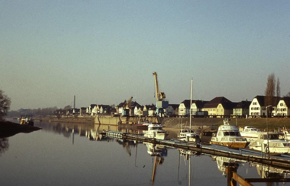 Pension Riverside In Leverkusen Hitdorf Am Rhein - Zentral An Der A1 Und 59 Eksteriør bilde